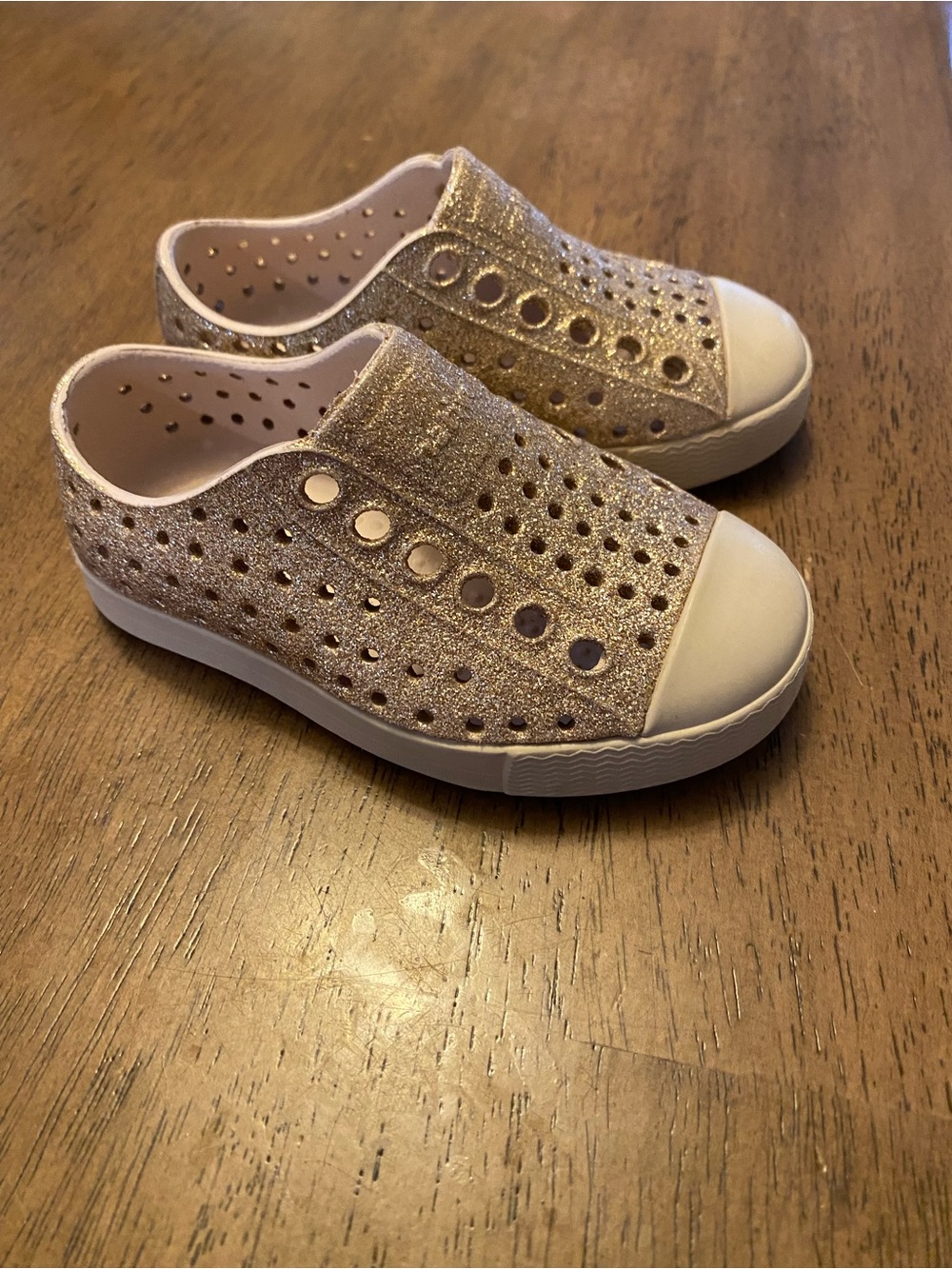 Native Kids Glitter Slip-On Water Shoes in Rose Gold - Picture 2 of 3